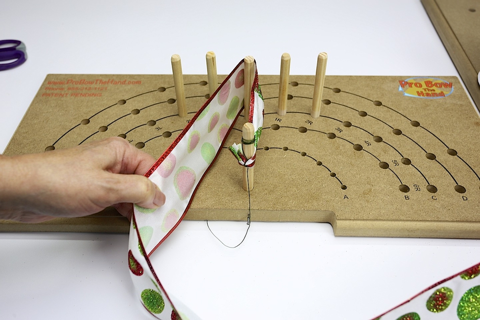 Large Bow Maker Pro Bow The Hand