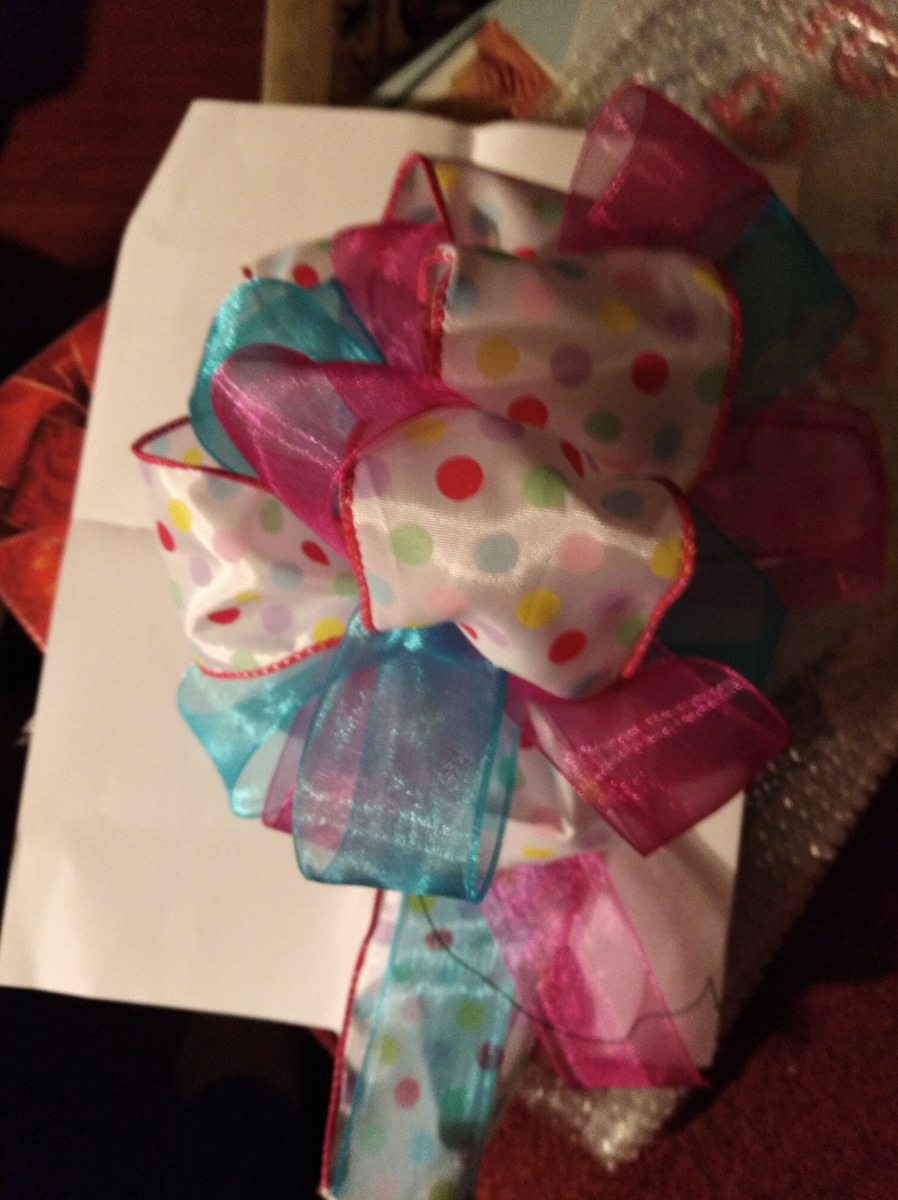 Pro Bow the Hand bow maker.  Bows diy ribbon, Diy gift wrap bows, Diy hair  bows